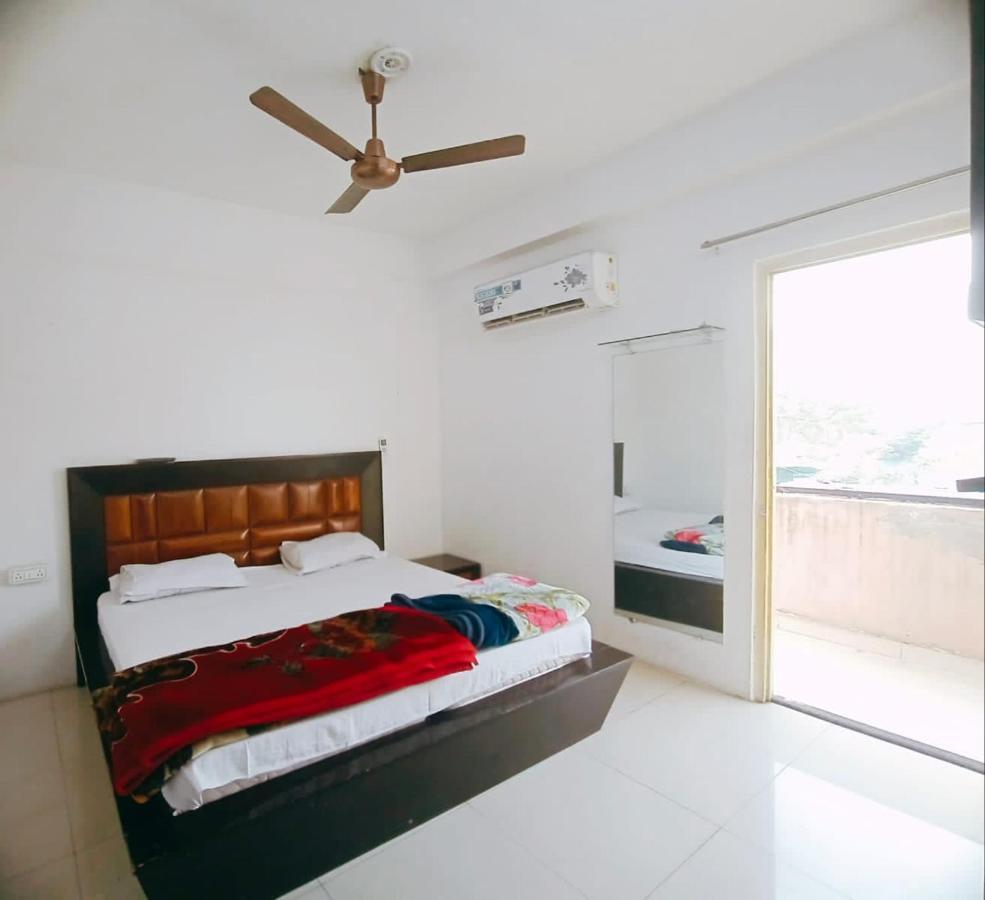 Homestay Ac Dormitory New Delhi Ngoại thất bức ảnh