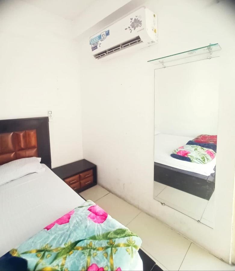 Homestay Ac Dormitory New Delhi Ngoại thất bức ảnh
