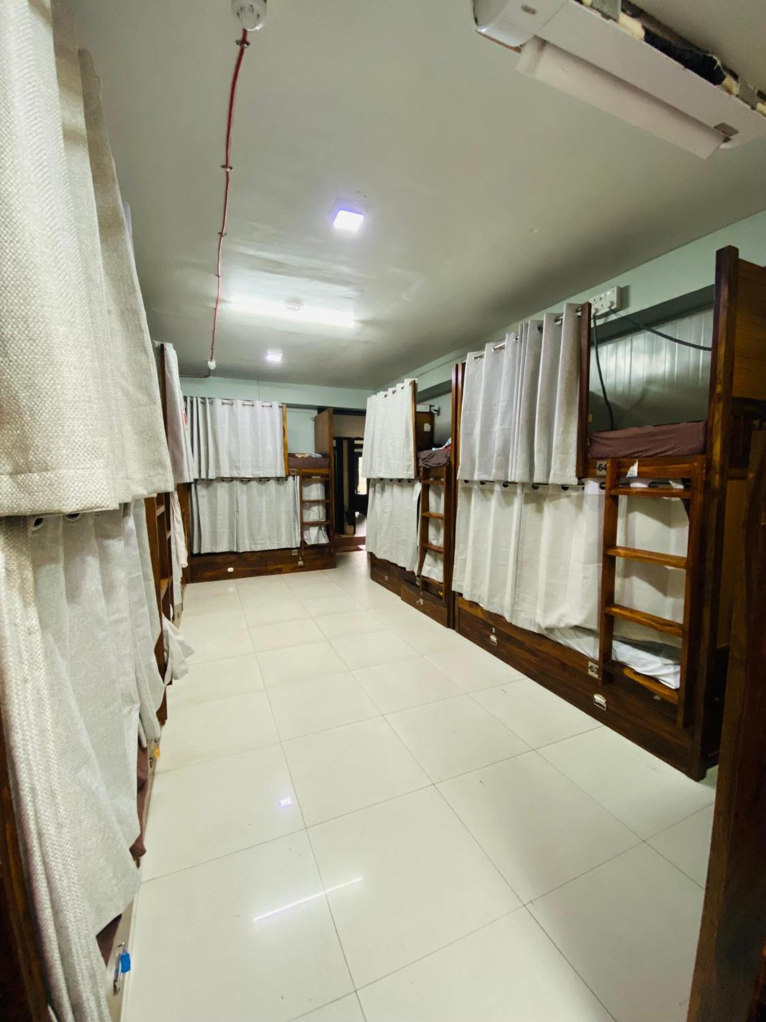 Homestay Ac Dormitory New Delhi Ngoại thất bức ảnh