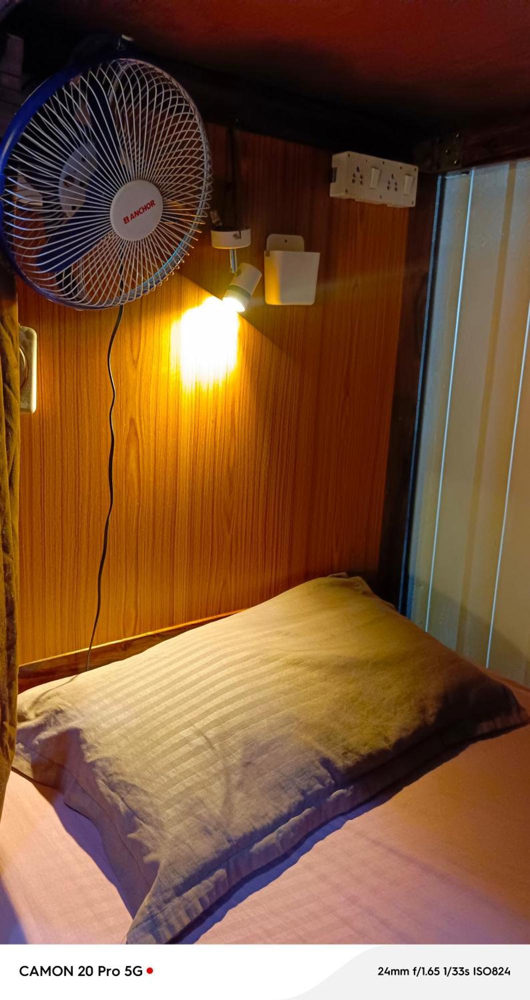 Homestay Ac Dormitory New Delhi Ngoại thất bức ảnh