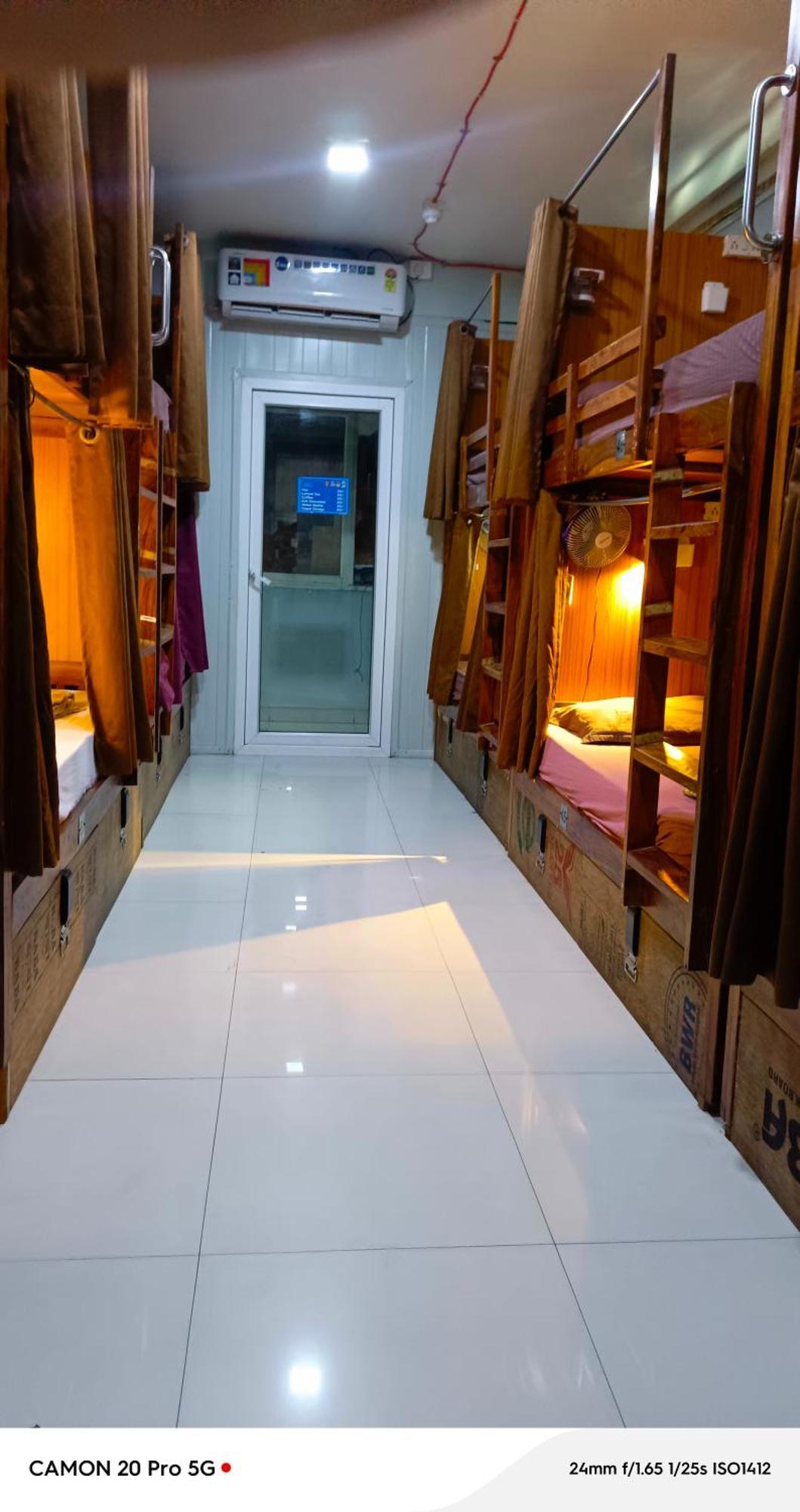 Homestay Ac Dormitory New Delhi Ngoại thất bức ảnh
